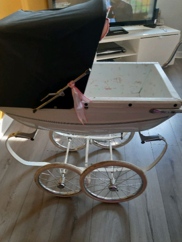 gumtree silver cross dolls pram
